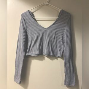 Long-sleeved crop top